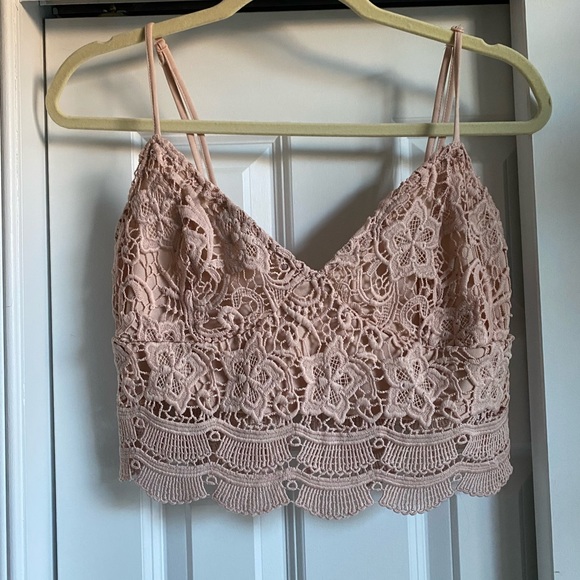 Kendall & Kylie Lace Crop Tank -v neck, scalloped hem, adjustable straps, floral - Picture 2 of 4